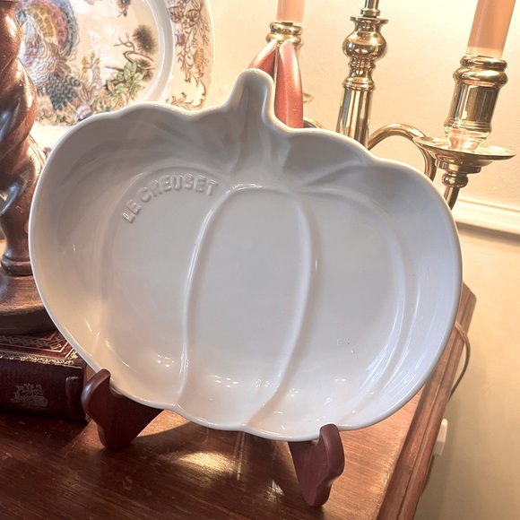 Rare Le Creuset Medium Ceramic Pumpkin Dish Thanksgiving Fall - Picture 1 of 6